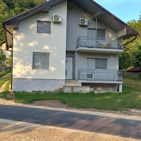 Omar & Una Apartmani Bihac Luaran gambar