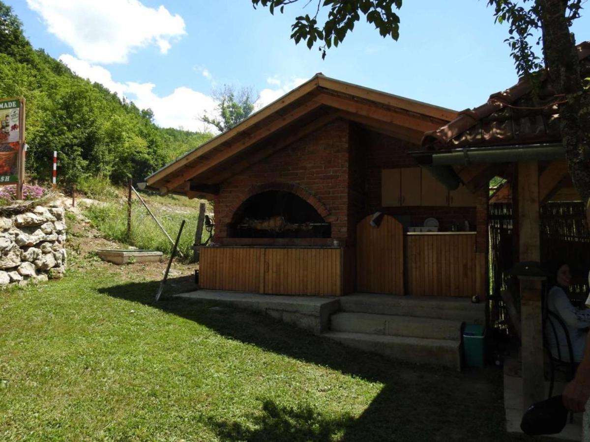 Omar & Una Apartmani Bihac Luaran gambar