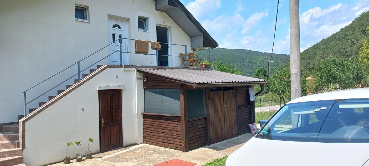 Omar & Una Apartmani Bihac Luaran gambar